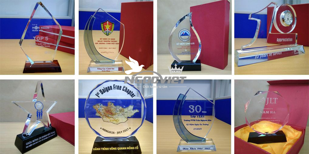 Kỷ niệm chương thủy tinh tổng hợp